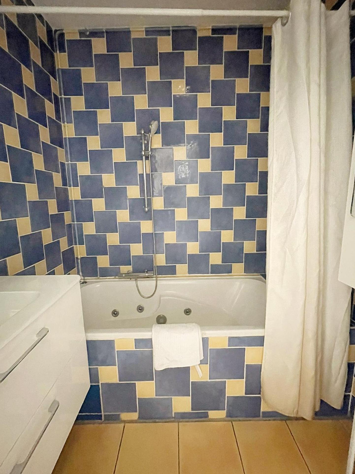 Superbe Apart 2 Rooms Lumineaux Parking Casa ليون المظهر الخارجي الصورة